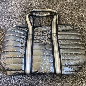 Fabletics NWOT large quilted tote-silver